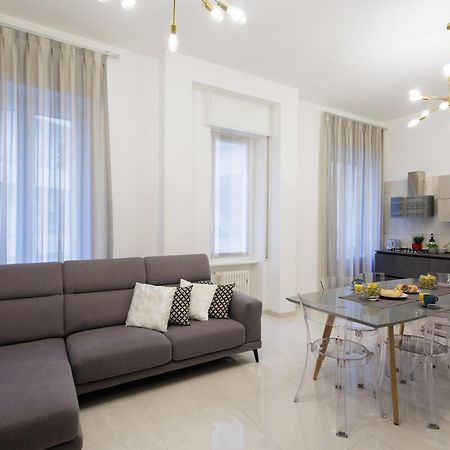 Genoa Lux Apartments With Parking Екстер'єр фото