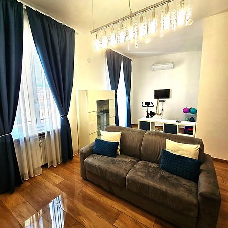 Genoa Lux Apartments With Parking Екстер'єр фото