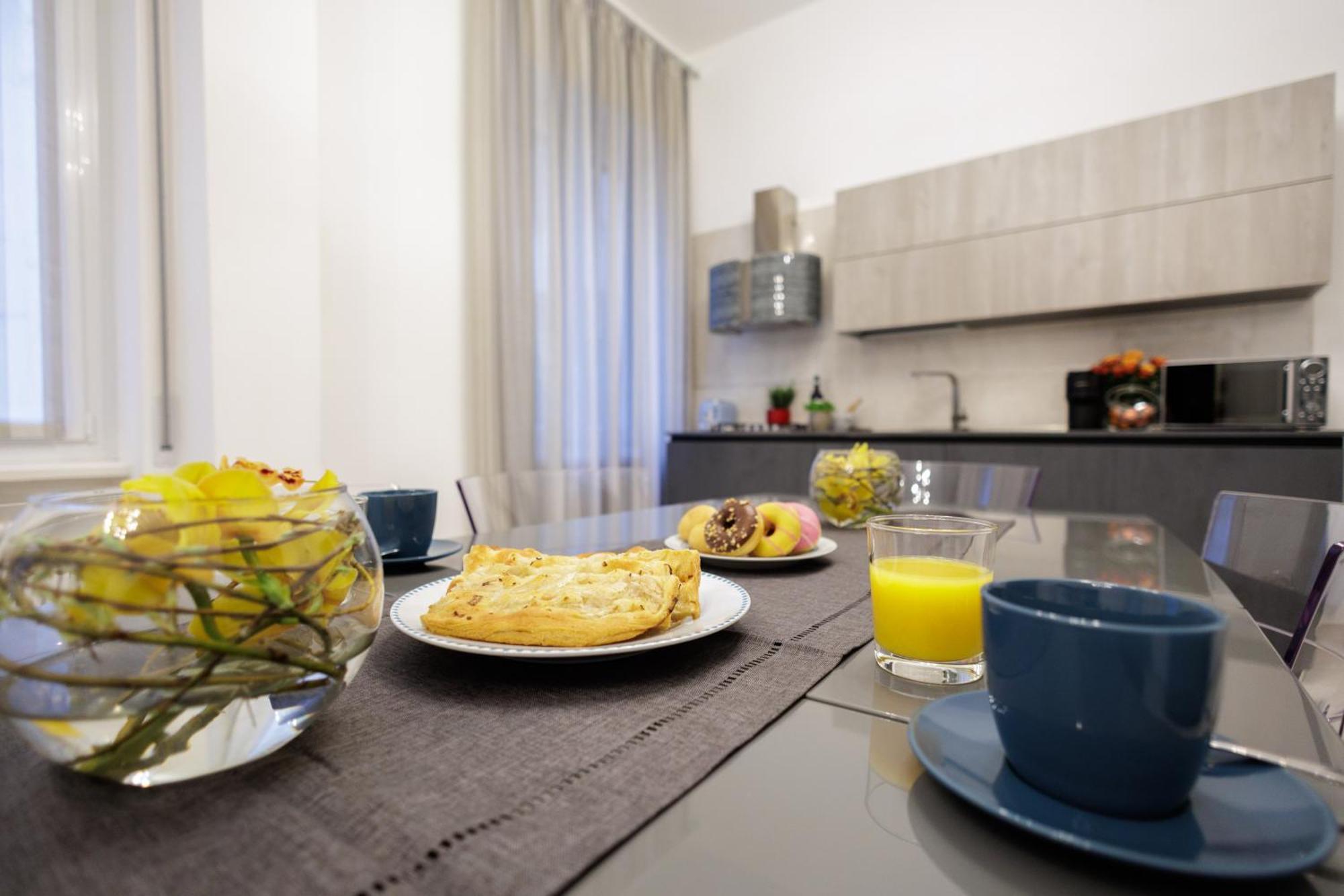Genoa Lux Apartments With Parking Екстер'єр фото