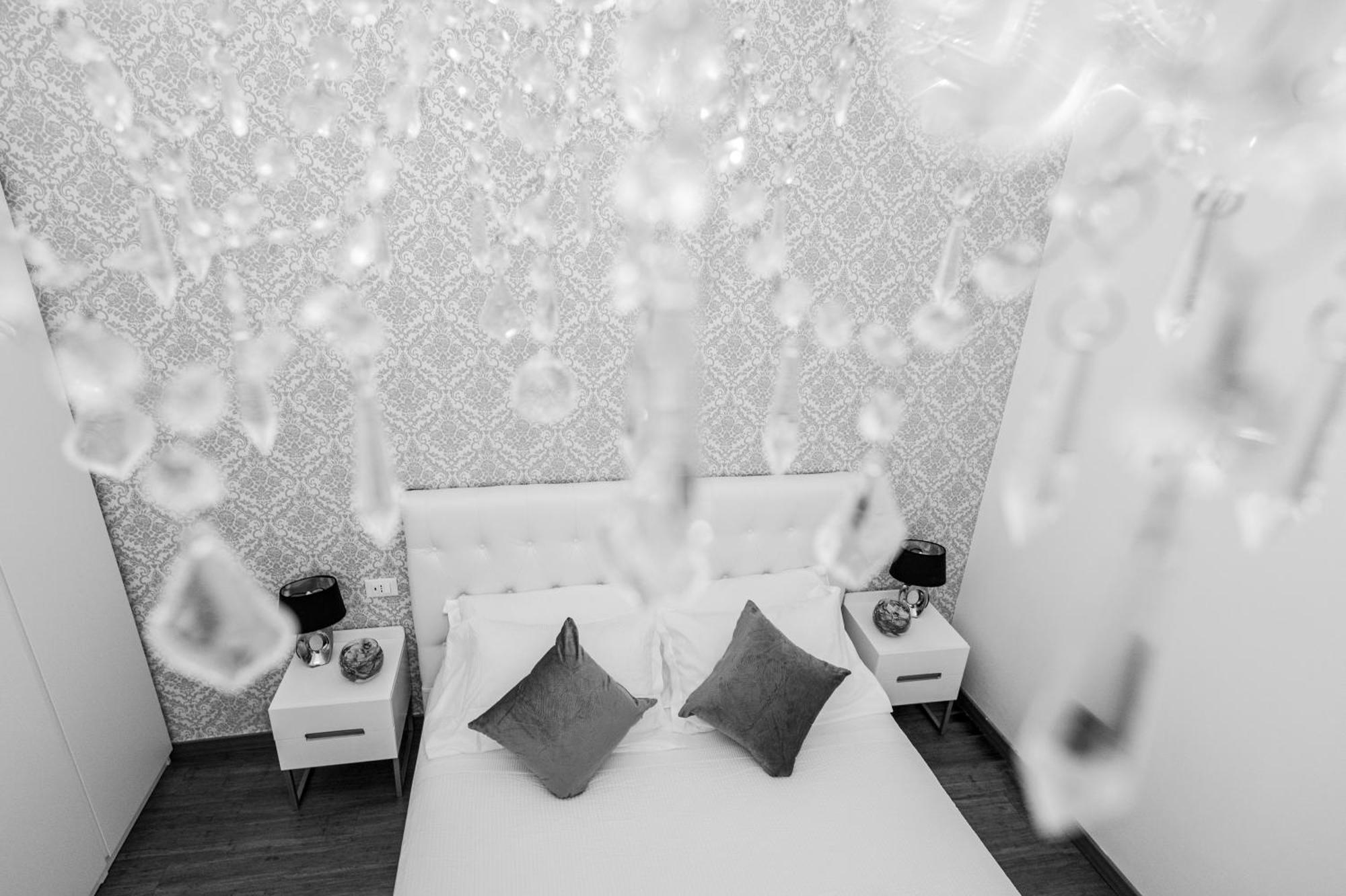 Genoa Lux Apartments With Parking Екстер'єр фото