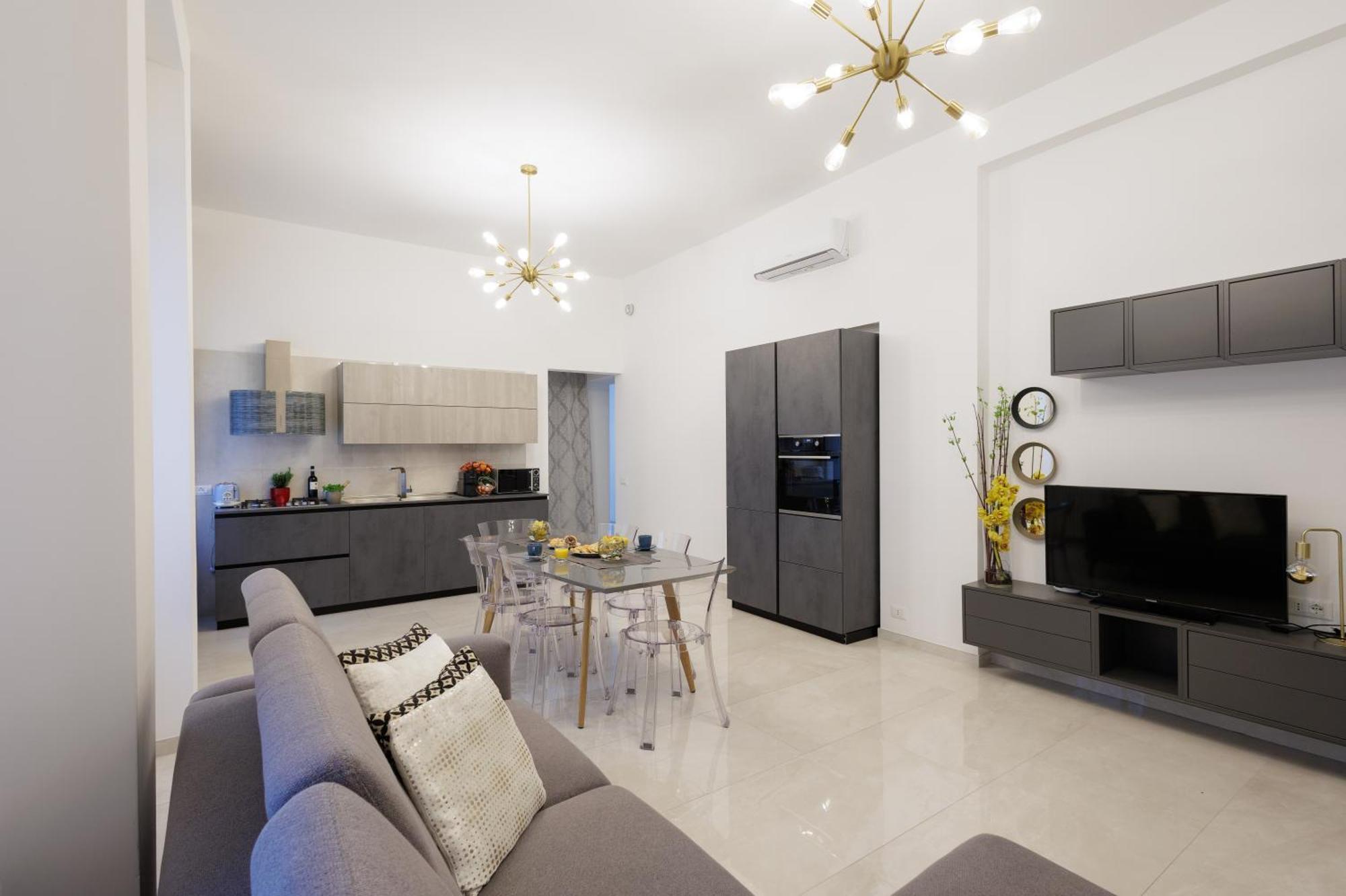 Genoa Lux Apartments With Parking Екстер'єр фото