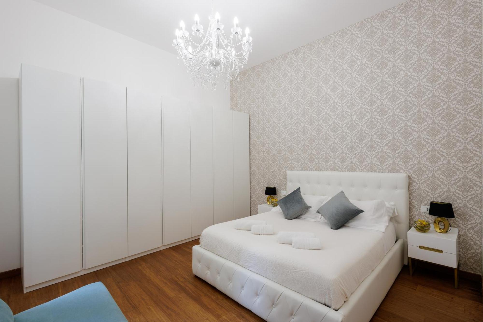 Genoa Lux Apartments With Parking Екстер'єр фото