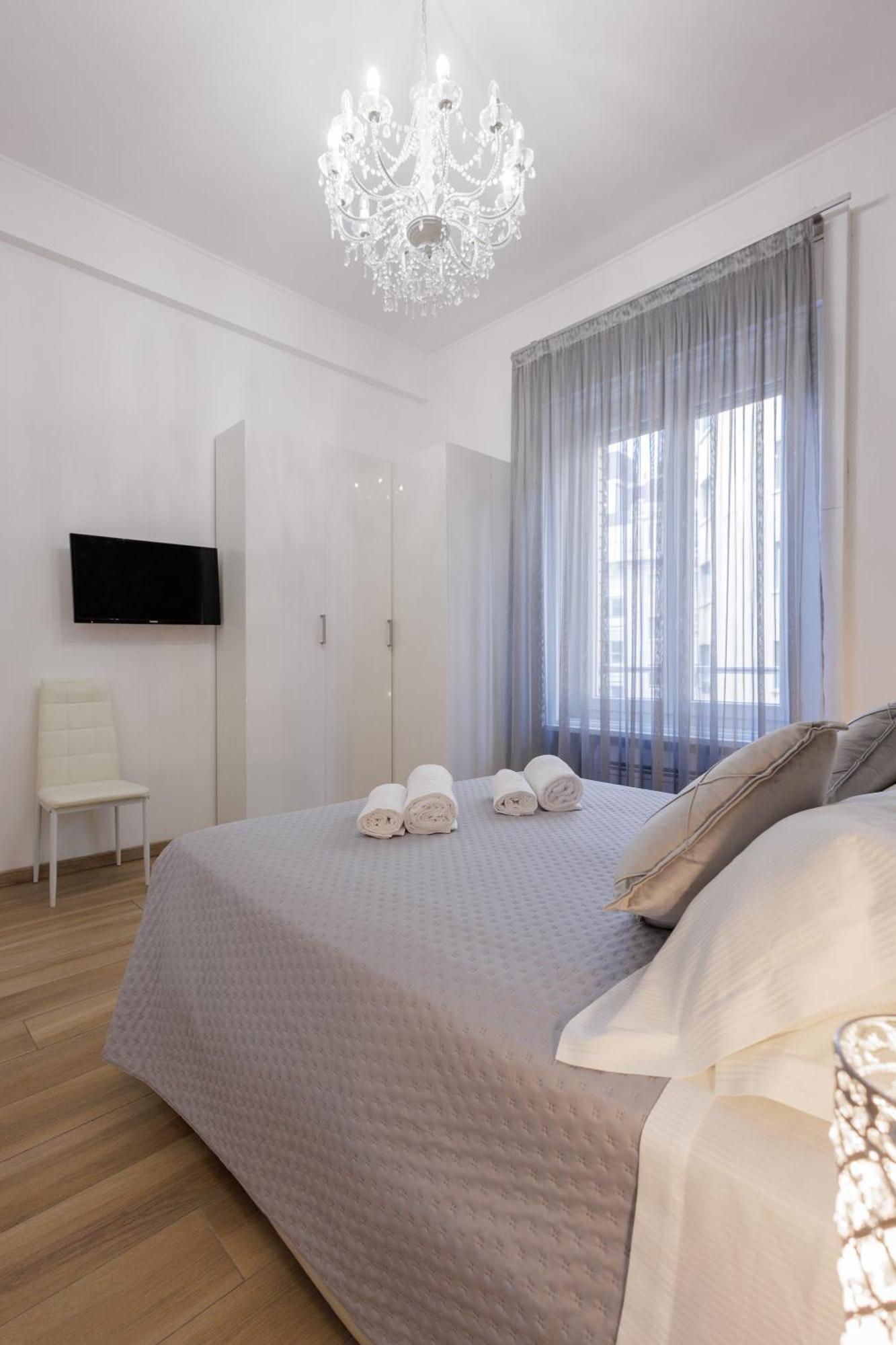 Genoa Lux Apartments With Parking Екстер'єр фото