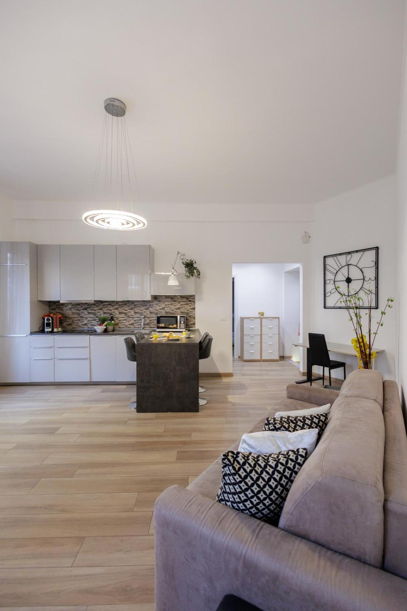 Genoa Lux Apartments With Parking Екстер'єр фото