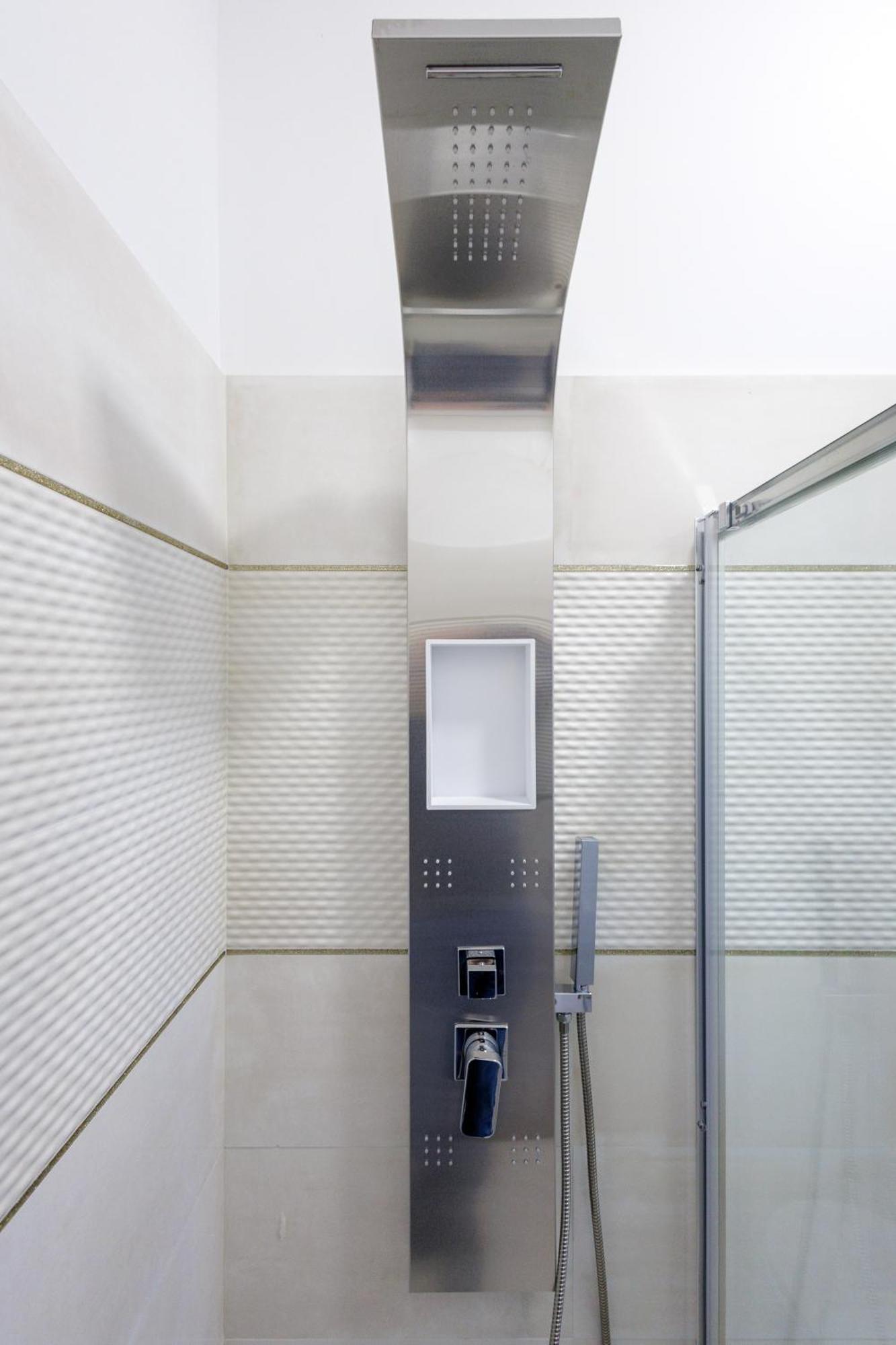 Genoa Lux Apartments With Parking Екстер'єр фото