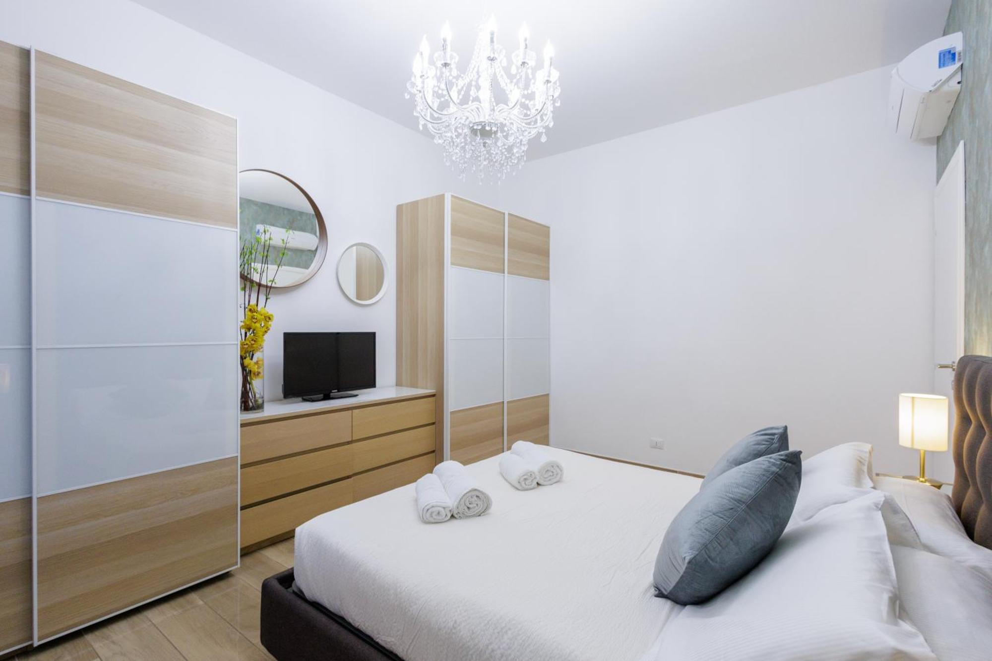 Genoa Lux Apartments With Parking Екстер'єр фото