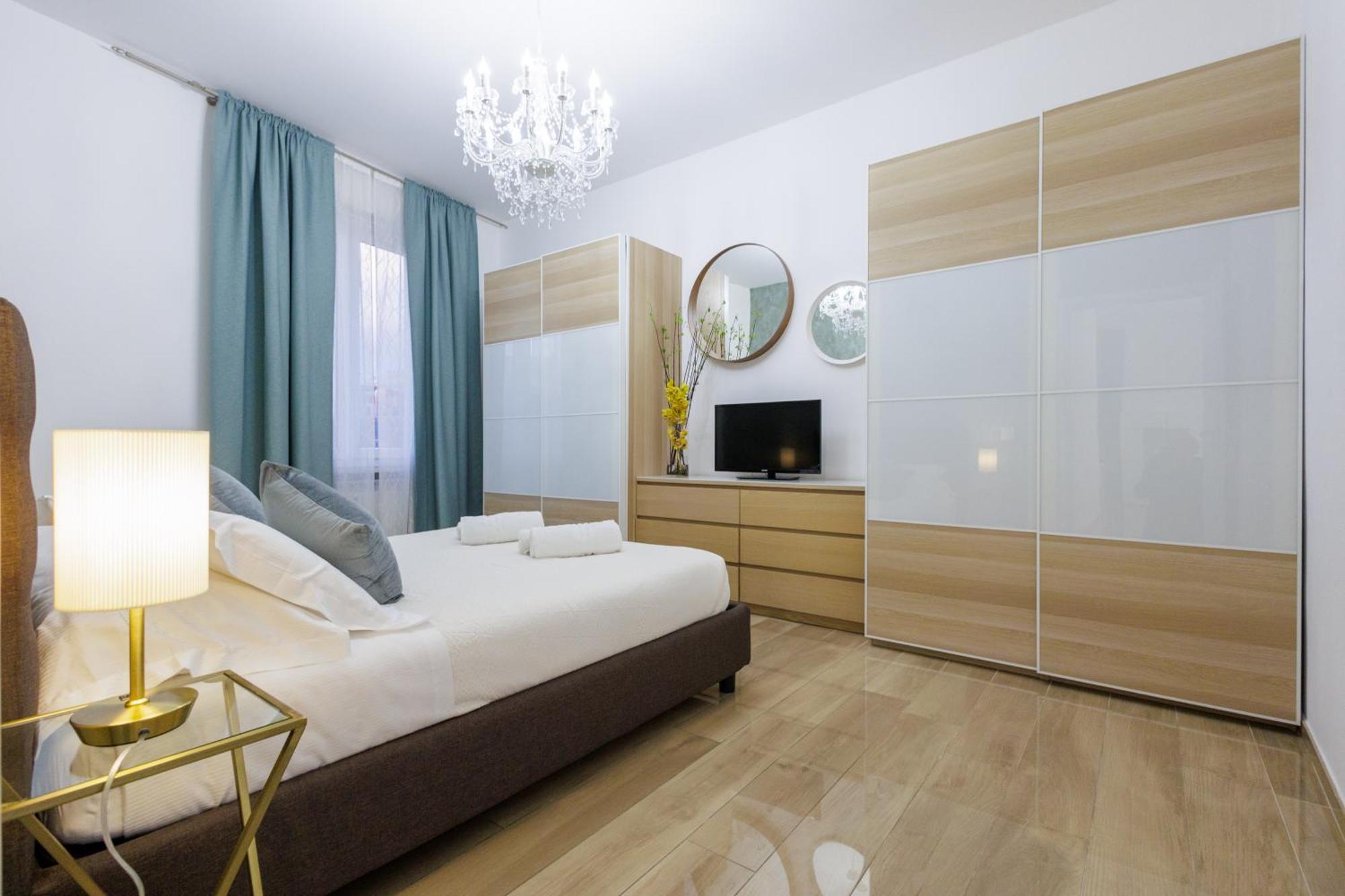Genoa Lux Apartments With Parking Екстер'єр фото