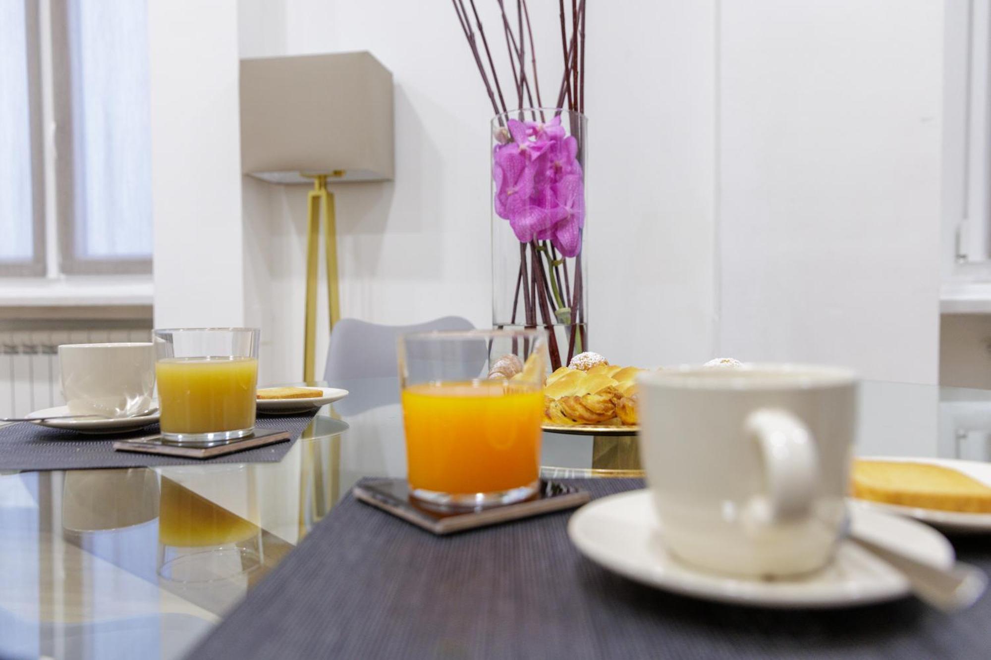 Genoa Lux Apartments With Parking Екстер'єр фото
