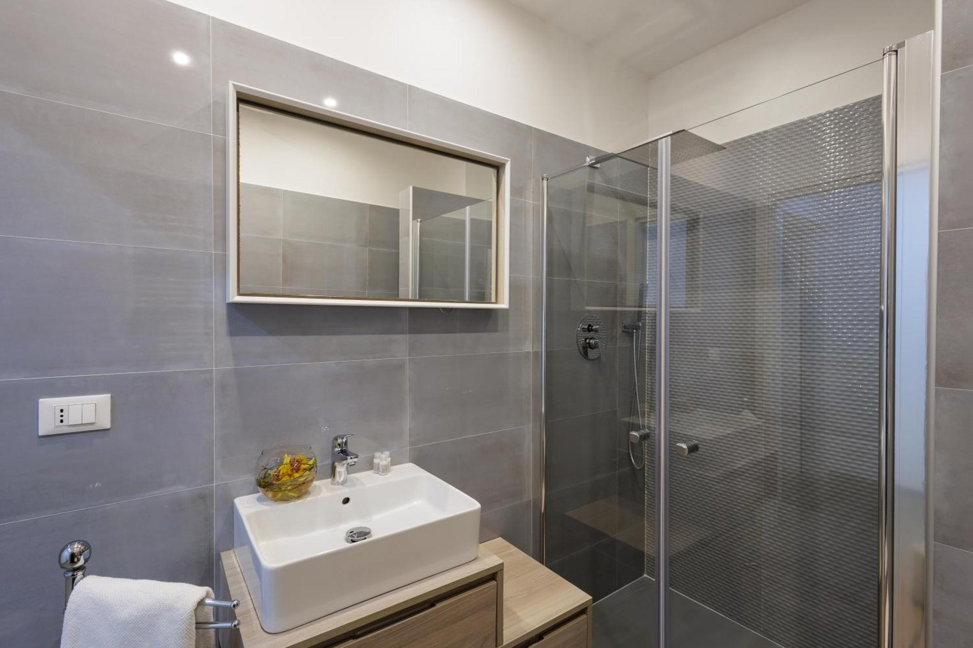 Genoa Lux Apartments With Parking Екстер'єр фото